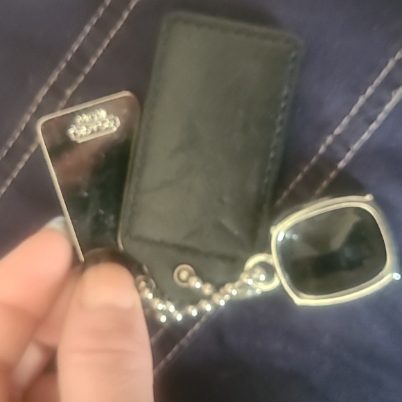Coach key fob bag tag - Picture 4 of 4